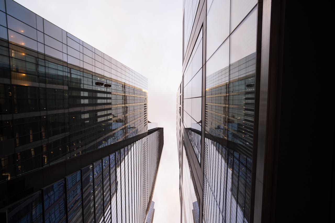 【著作権フリーBGM】哀愁感のある企業CM系サウンド『Inspired Work』